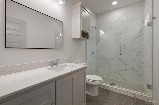 Building Photo - 13 S Alamo Rd