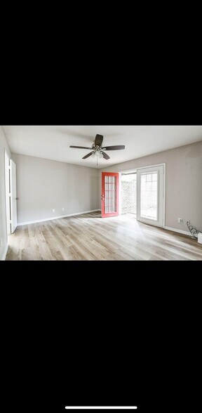 Building Photo - 2585 Marilee Ln