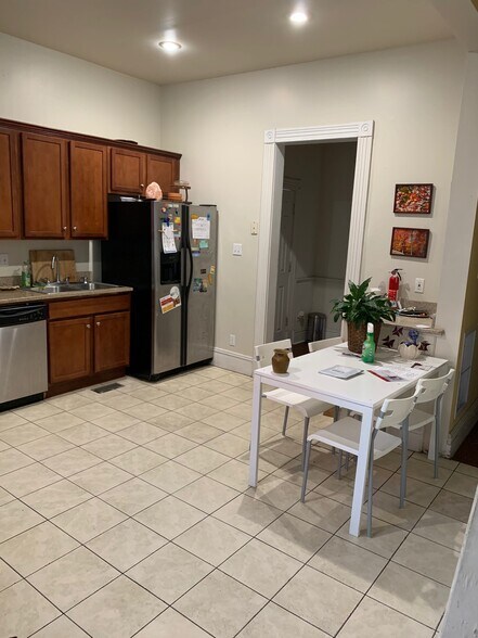 Building Photo - 100 W Marshall St