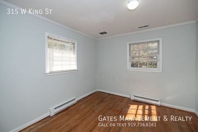 Building Photo - 315 W King St