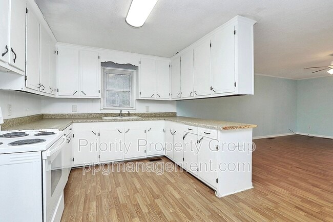 Building Photo - 110 Maudie Ln