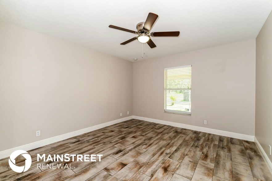 Building Photo - 3303 NW Juanita Pl