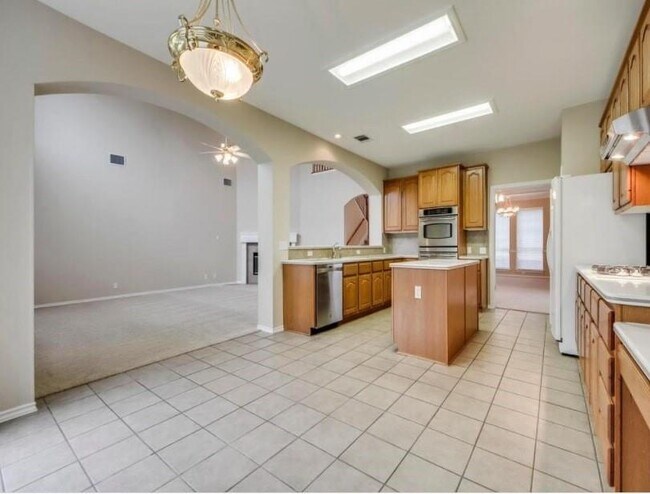 Building Photo - 1803 Fall Creek Dr