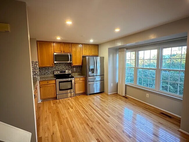 Building Photo - 6228 William Edgar Dr