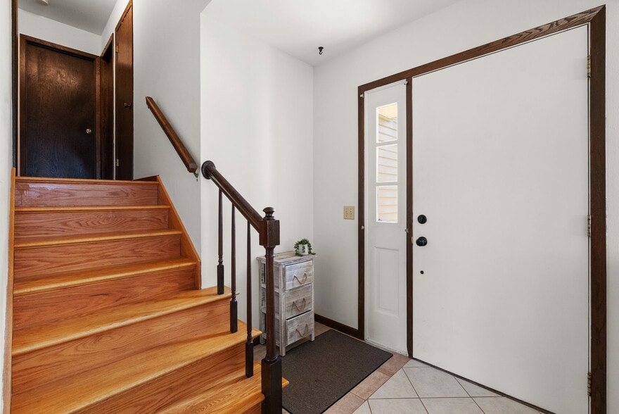 Building Photo - 3622 Rolling Hill Dr