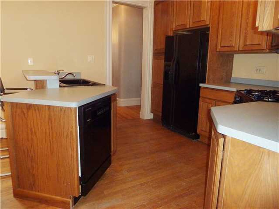 Building Photo - 457 Park Ave