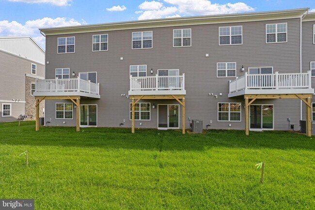 Building Photo - 142 ADA Hightower Ave