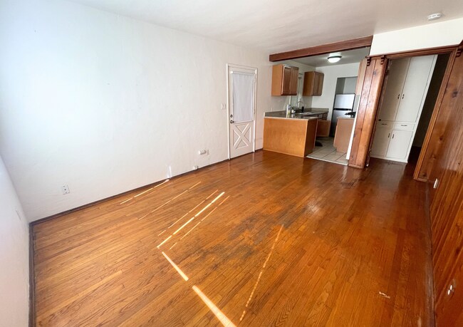 Building Photo - 1st Avenue