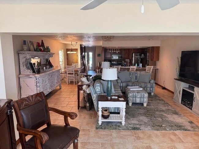 Building Photo - 409 Fernandina St