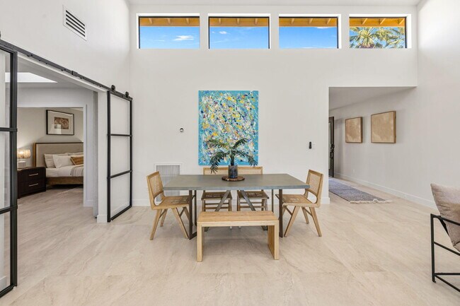 Building Photo - 179 Gran Via