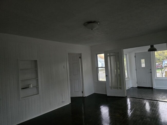 Building Photo - 226 N Maple St