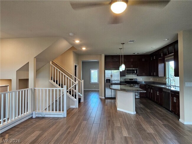 Building Photo - 8016 Carpenter Creek Ave