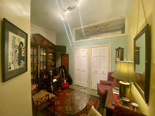 Building Photo - 135 Laurens St SW