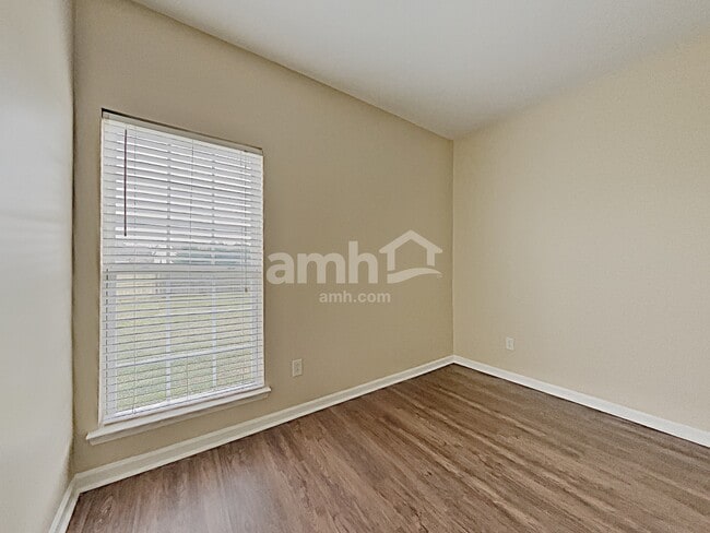 Building Photo - 1039 Vanguard Dr