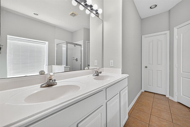 Building Photo - 4815 Claymill Ct