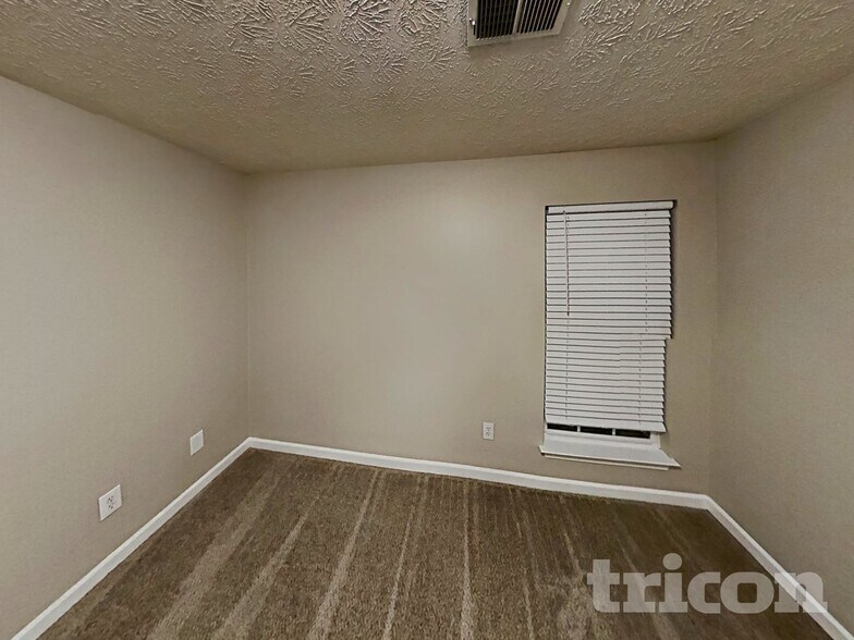Building Photo - 94 Oakview Dr