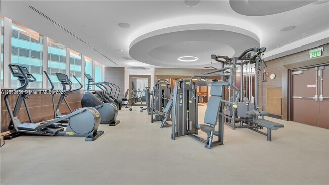 Building Photo - 200 Biscayne Blvd Way