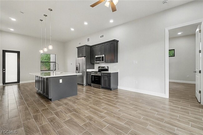 Building Photo - 3013 4th St SW