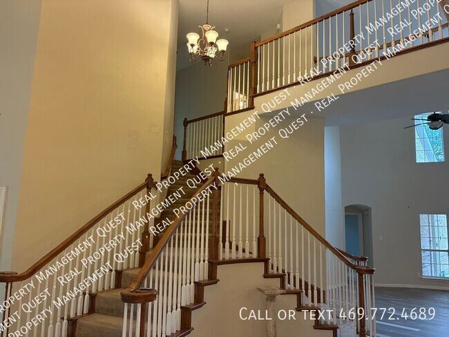 Building Photo - 3731 Edgewood Ct