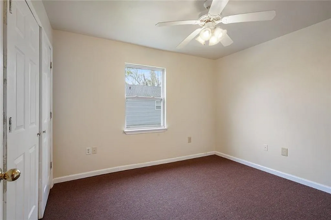 Building Photo - 370 Cedar Ln