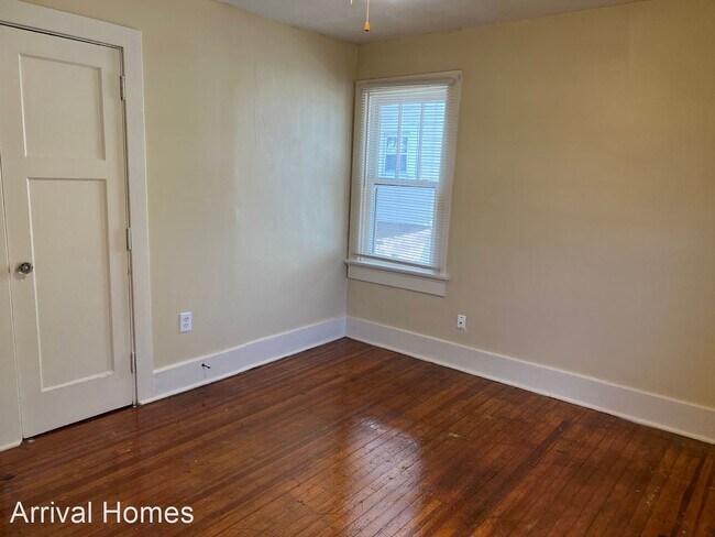 Building Photo - 3 br, 1 bath House - 724 W Fairview Ave