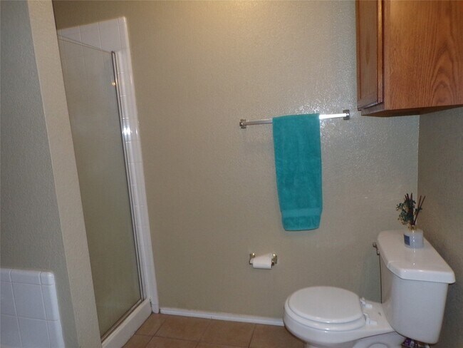 Building Photo - 2612 Sierra Dr