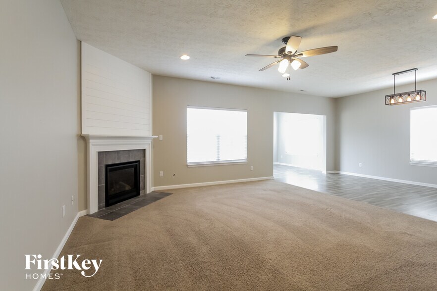 Building Photo - 403 Tracewood Bend