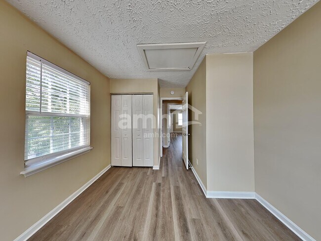 Building Photo - 7019 Beaverwood Dr