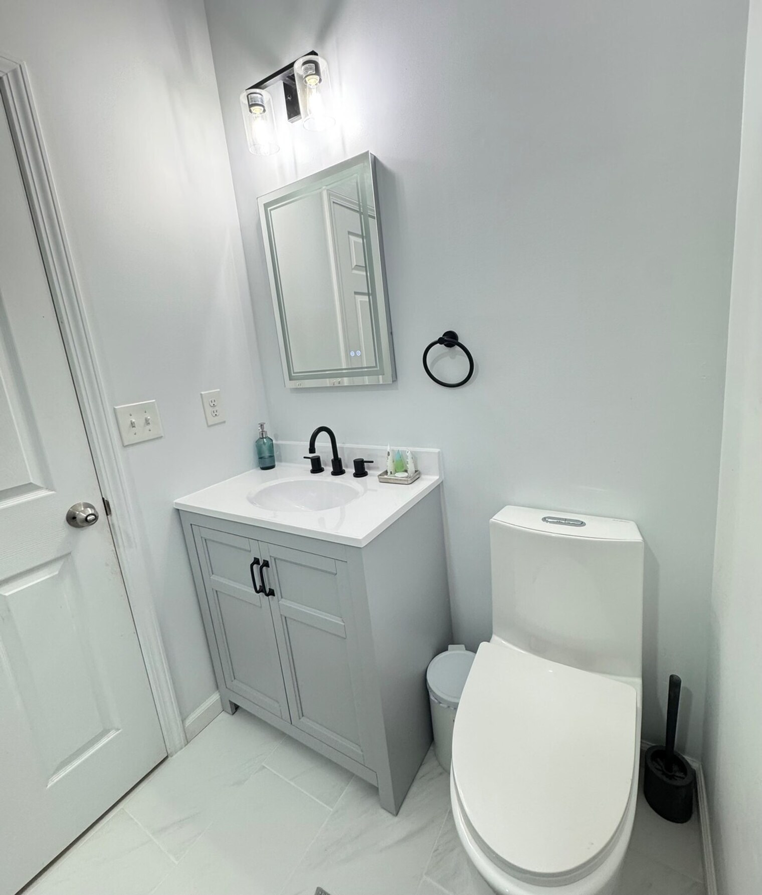 Building Photo - 5986 Trail Hikes Dr