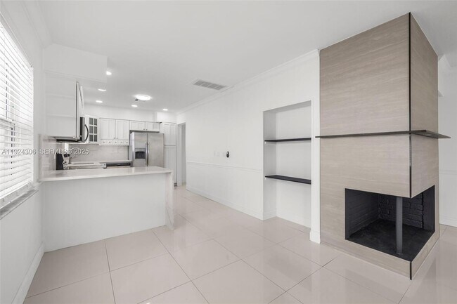 Building Photo - 1627 Moffett St