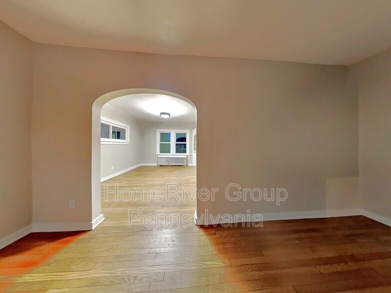 Building Photo - 3025 Norwood Ave