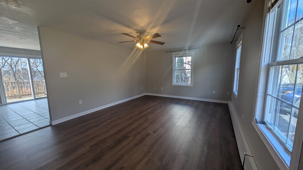 Livingroom w/new LVP floors - 90A Loxwood St