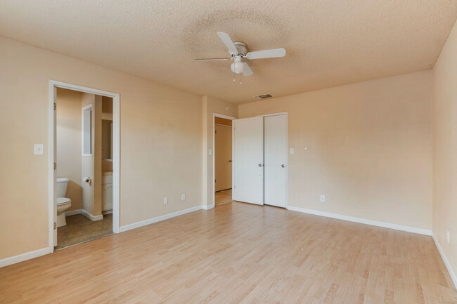 second bedroom facing hall bath and hall. - 5079 E BREMER AVE