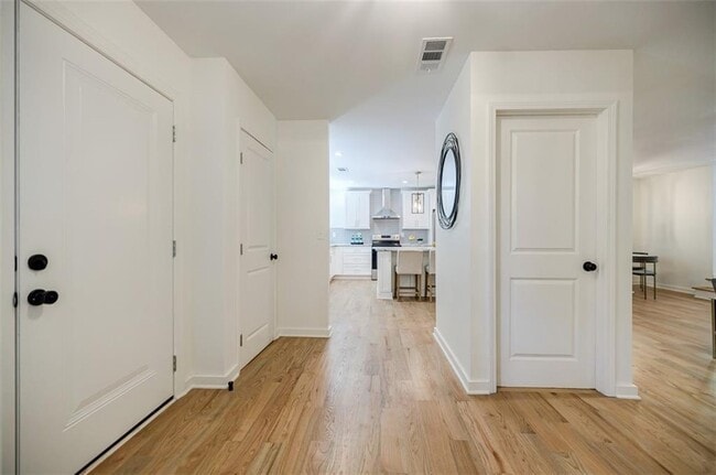 Building Photo - 3154 N Druid Hills Rd