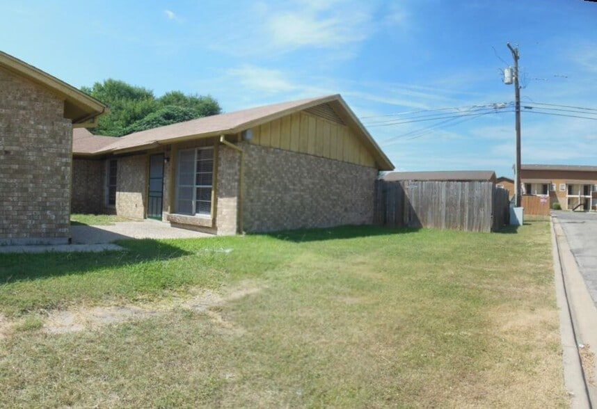 Building Photo - 504 Skyline Ave
