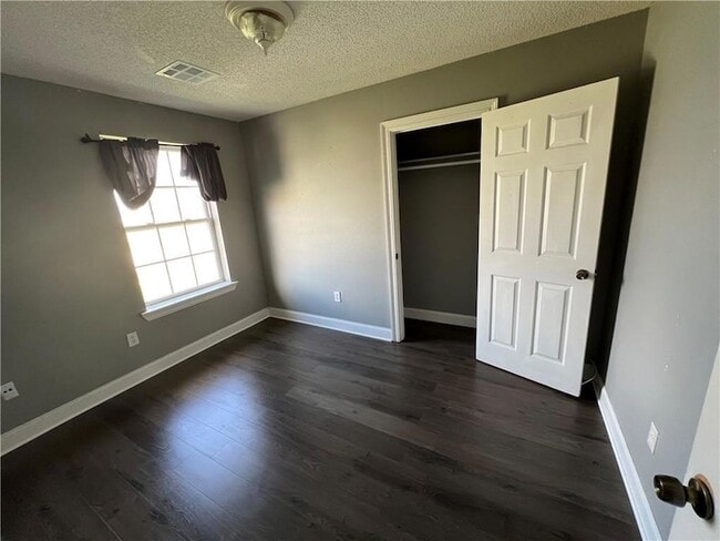 Building Photo - 5620 4th St