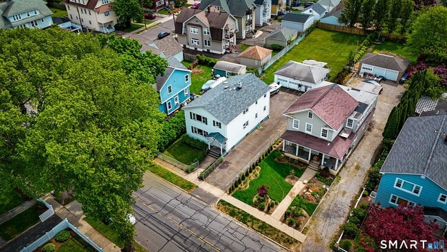 Building Photo - 326 Grovers Ave