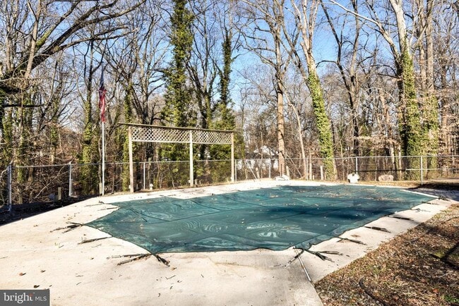 Building Photo - 722 Glenside Dr