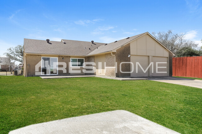 Building Photo - HOME FOR RENT!