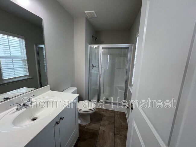 Building Photo - 737 Tarvin Cir