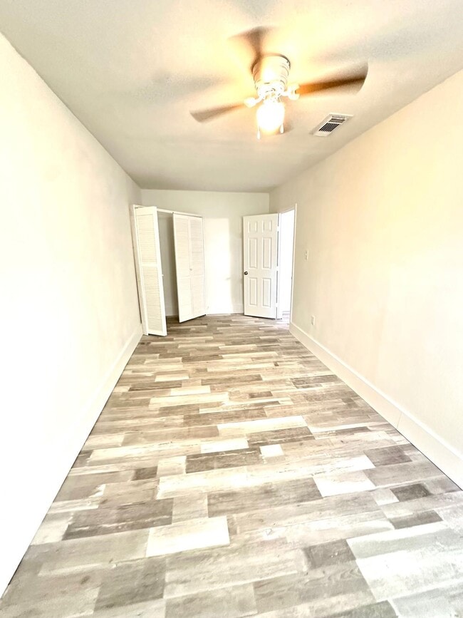 Building Photo - 600 W Mimosa St