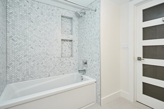 Building Photo - 85 Willow Ct