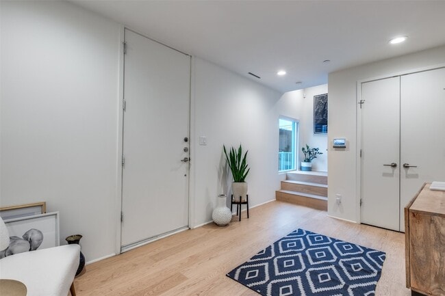 Building Photo - 4626 Coles Manor Pl