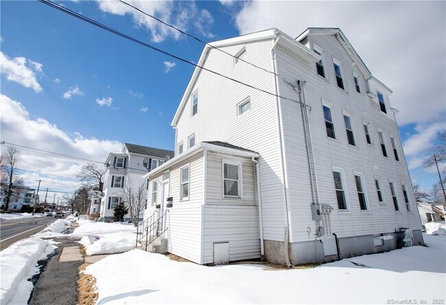 Building Photo - 450 Allen St
