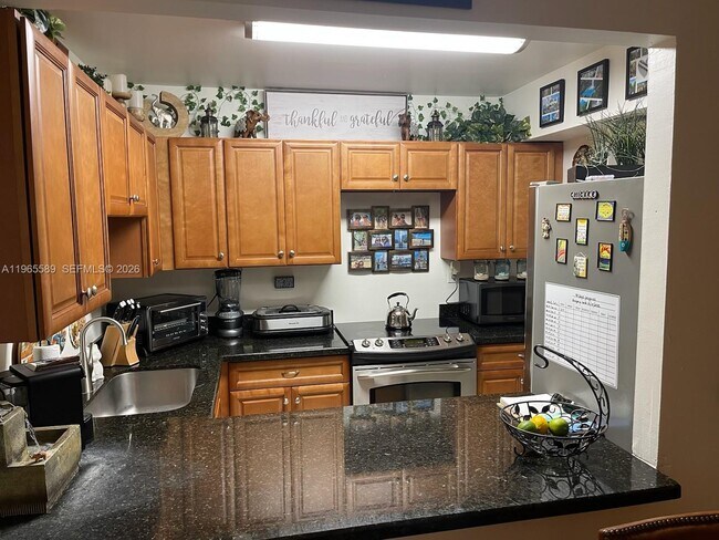 Building Photo - 9301 SW 92nd Ave