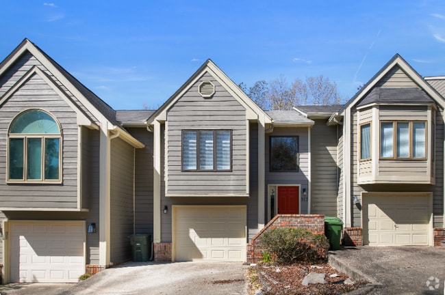Building Photo - 312 Treetop Dr SE