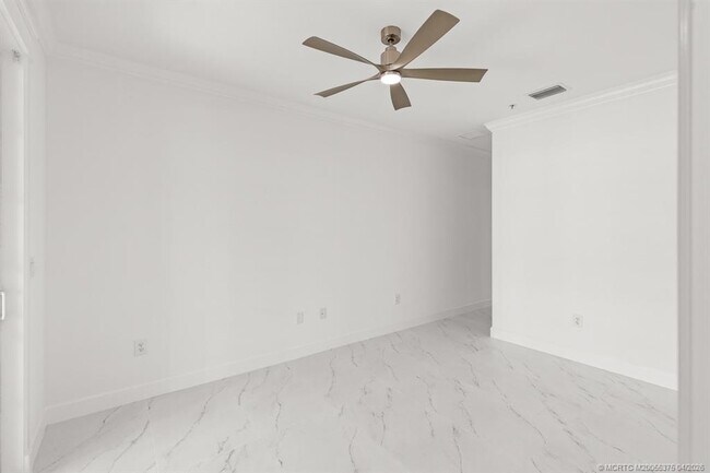 Building Photo - 47 SW Osceola St