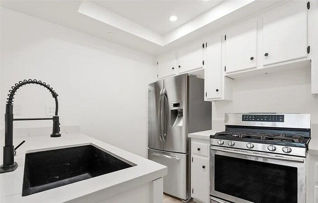 Building Photo - 1046 Calle Del Cerro