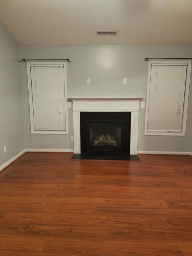 Building Photo - 11 Tiger Tank Ct