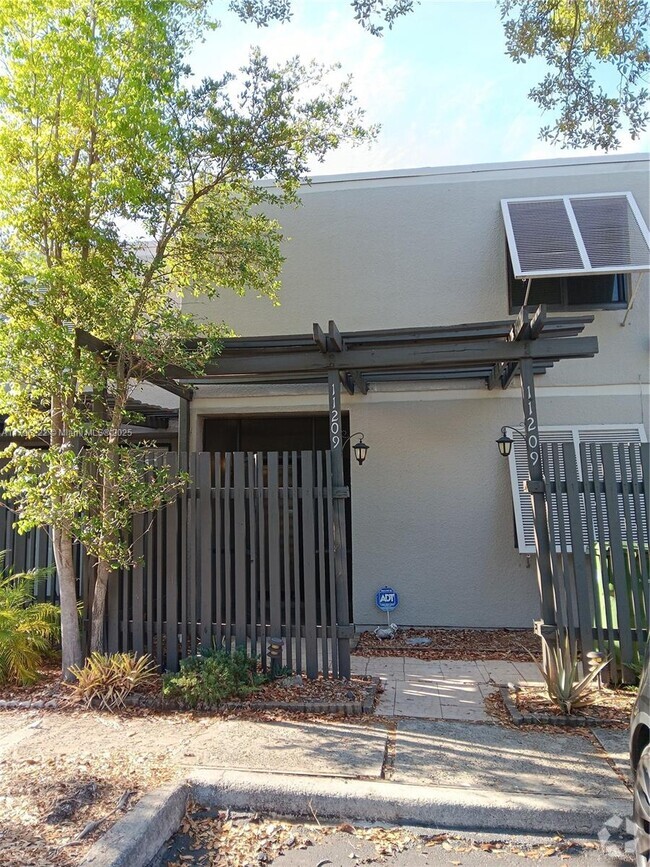 Building Photo - 11209 NW 15th Pl